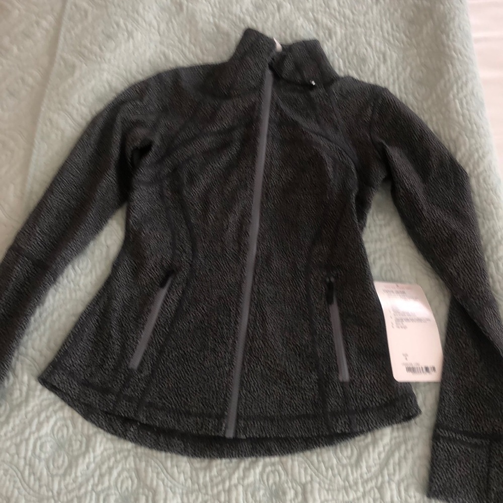 New with tags lulu lemon size 4 define jacket sweat wicking, 4 way stretch
